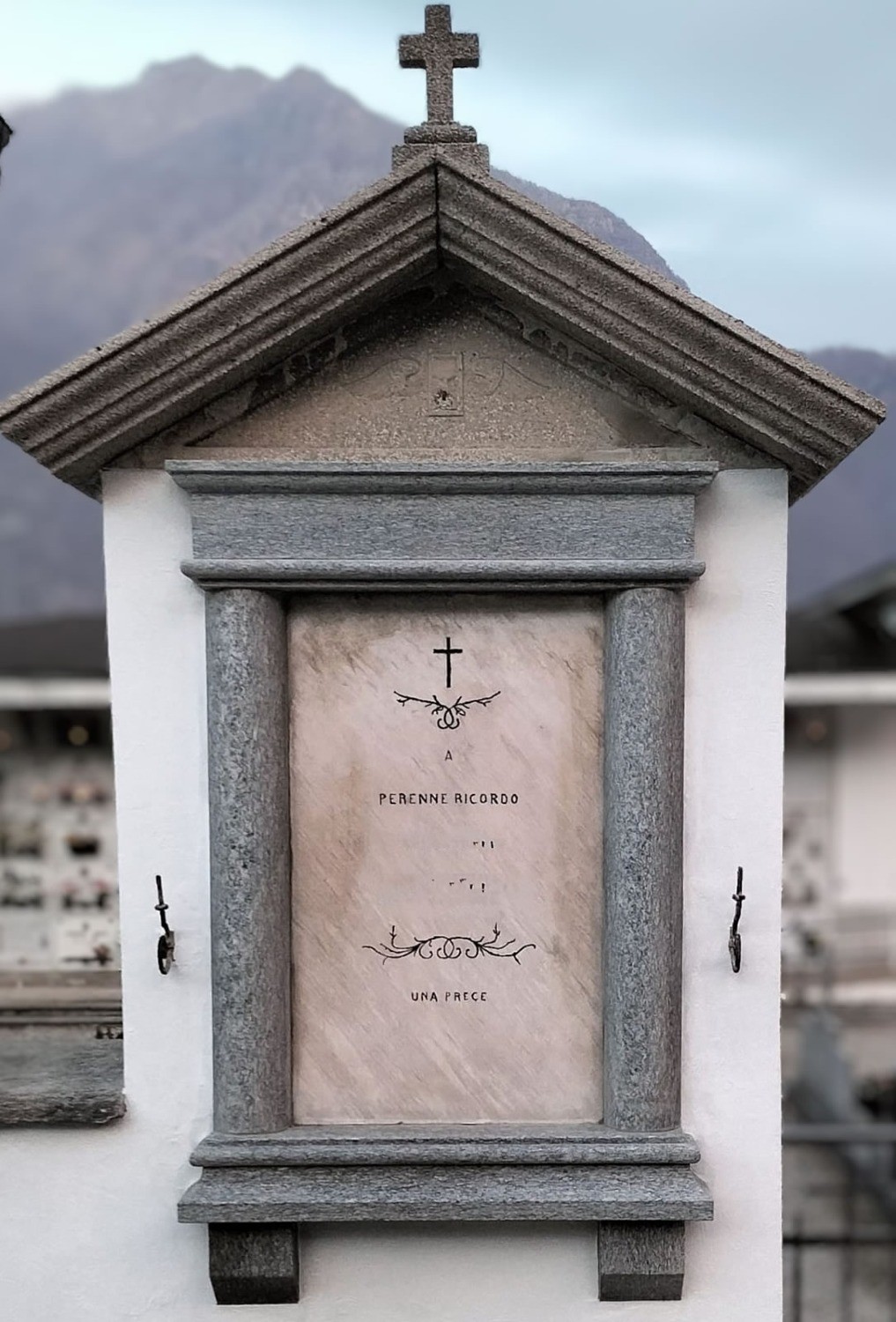marmo arredo urbano funeraria colonne scale balconi mensole fontane ciotole davanzali soglie zoccolatura
